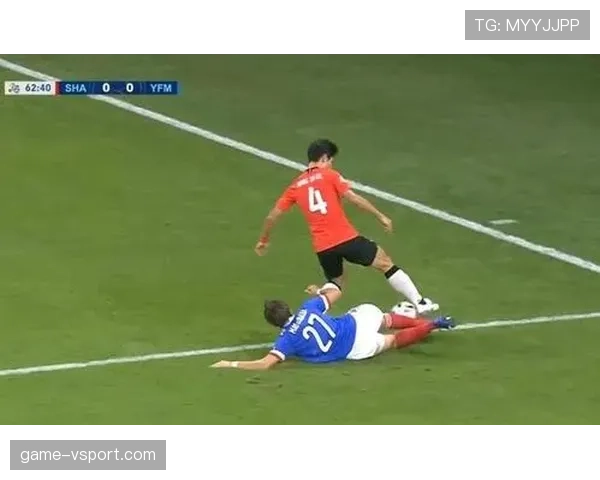 任意球拖延算犯规吗？裁判处罚标准全解析