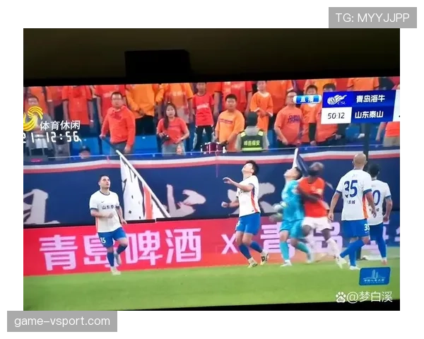 守门员犯规判罚逻辑：禁区内外的不同处置